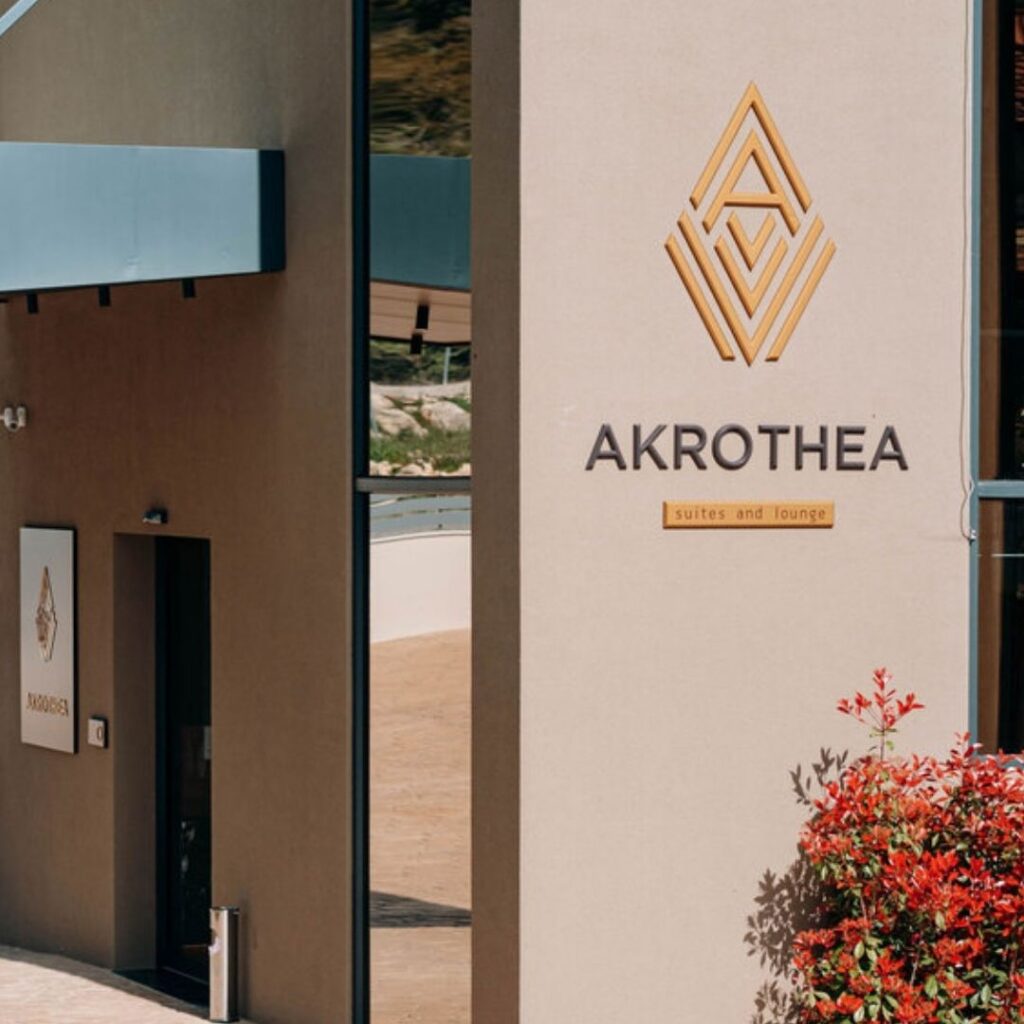 AKROTHEA Suites & Lounge