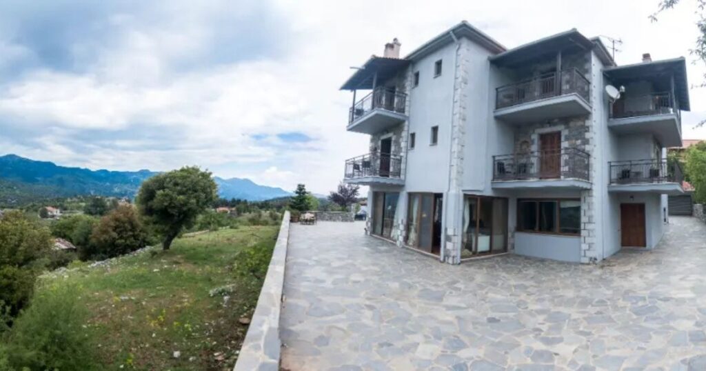 Aiora Suites