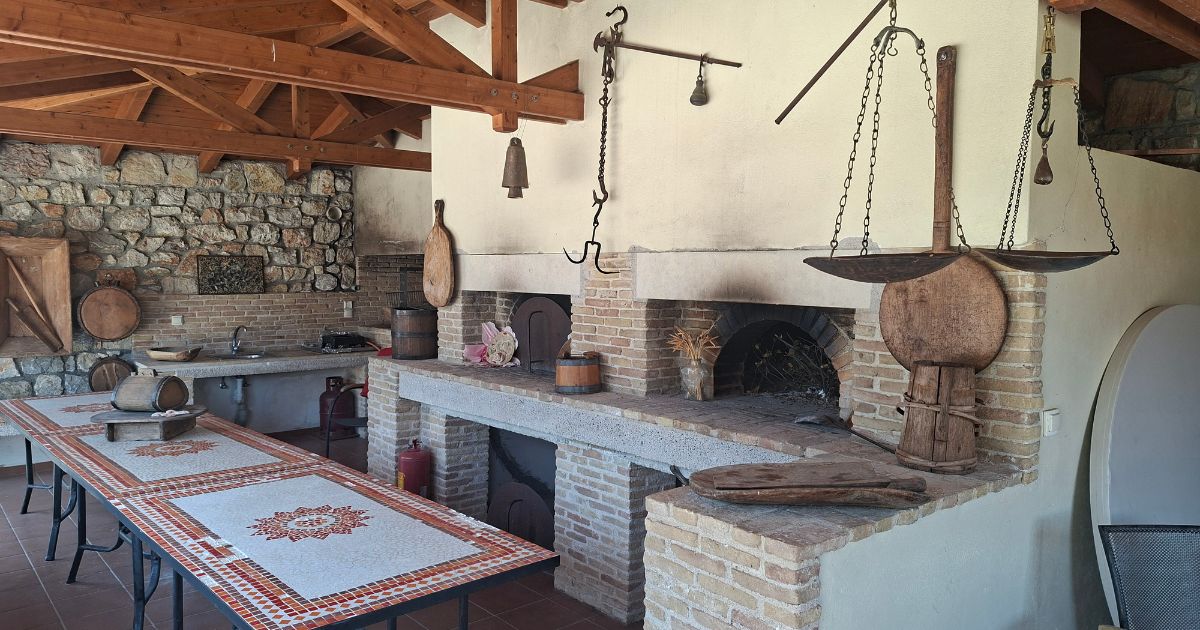 Traditional wood oven, Arcadia