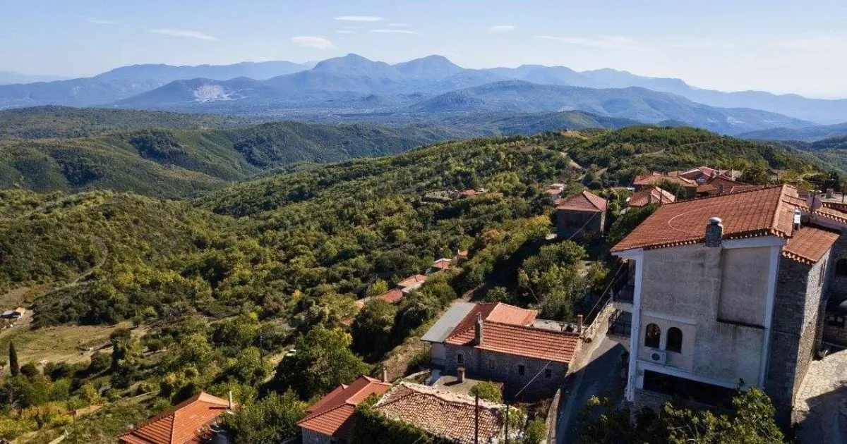 isaris village featured img