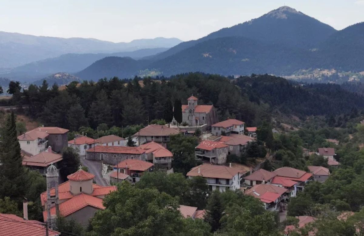 Magouliana, the highest village of the Peloponnese